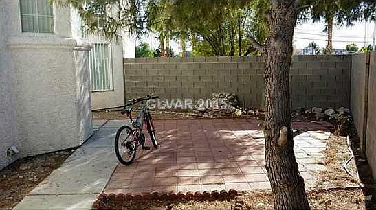 4th image of 4001 Country Garden Ave