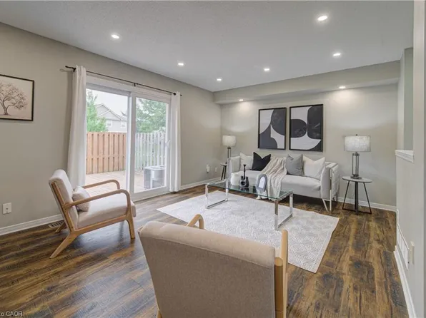 124 Gosling Gdns #37, Guelph, ON N1G 5K6