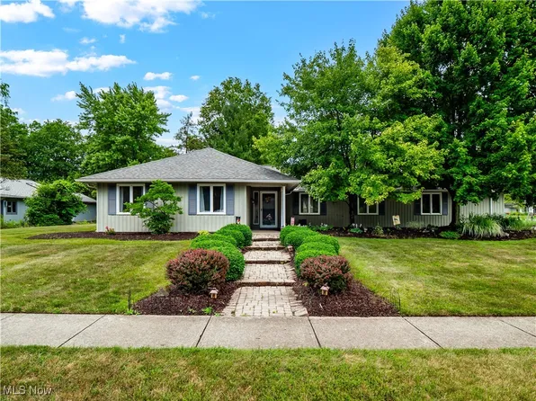 11590 Pleasant Ridge Pl, Strongsville, OH 44136