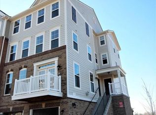 43363 Town Gate Sq, Chantilly, VA 20152
