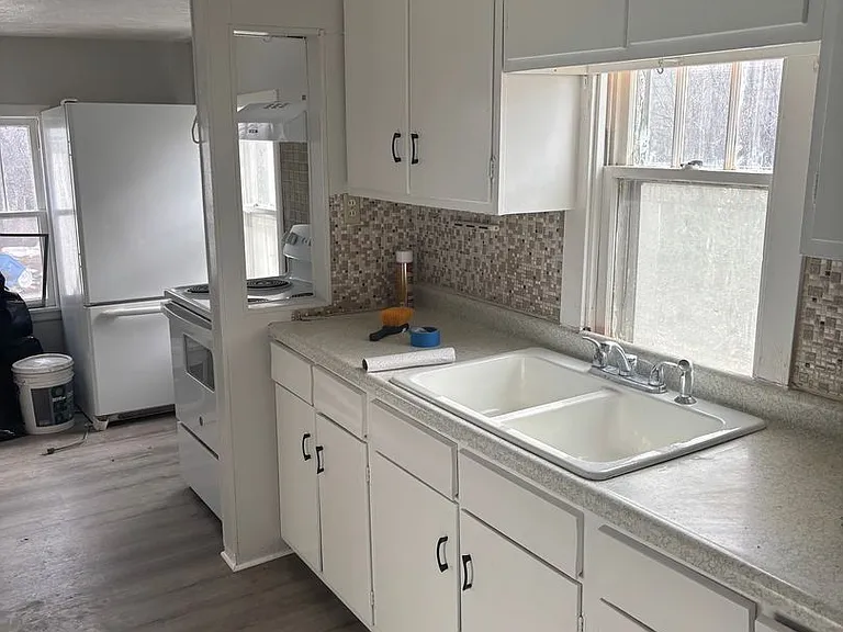 624 N Lewis Ave — Photo 18