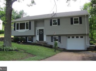1204 Randy Dr, Pottstown, PA 19464