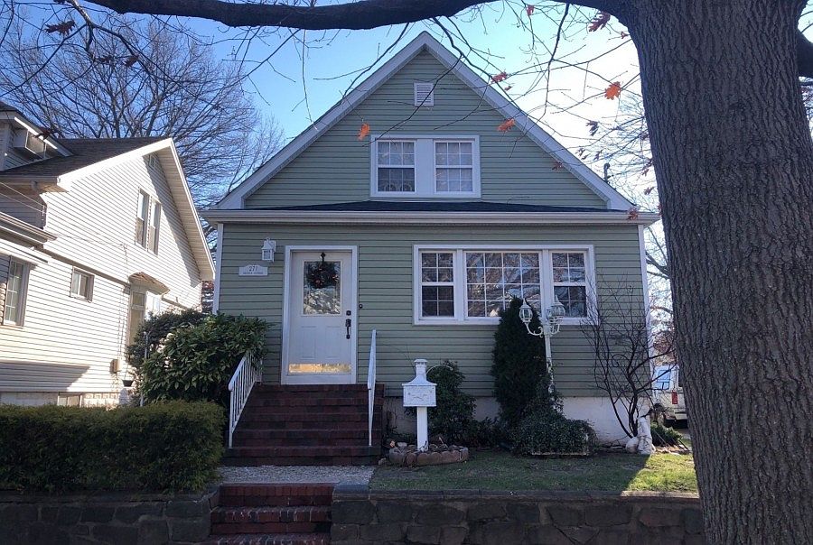 1st image of 271 Decker Ave