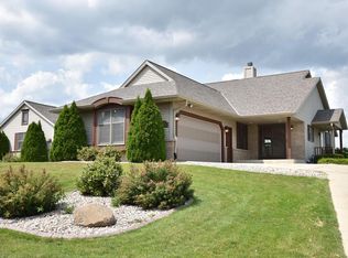 N66W15496 Raven Way Dr #45, Menomonee Falls, WI 53051