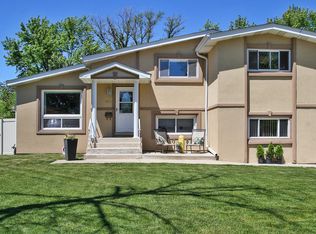 2512 Gayle Ct, Glenview, IL 60025