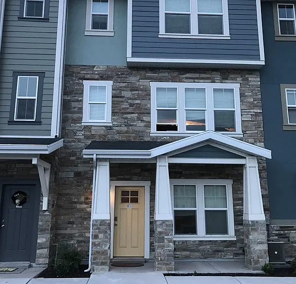 324 N 680 E — Photo 1