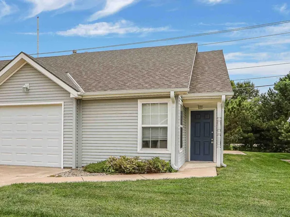 2424 Walden Ln, Manhattan, KS 66502