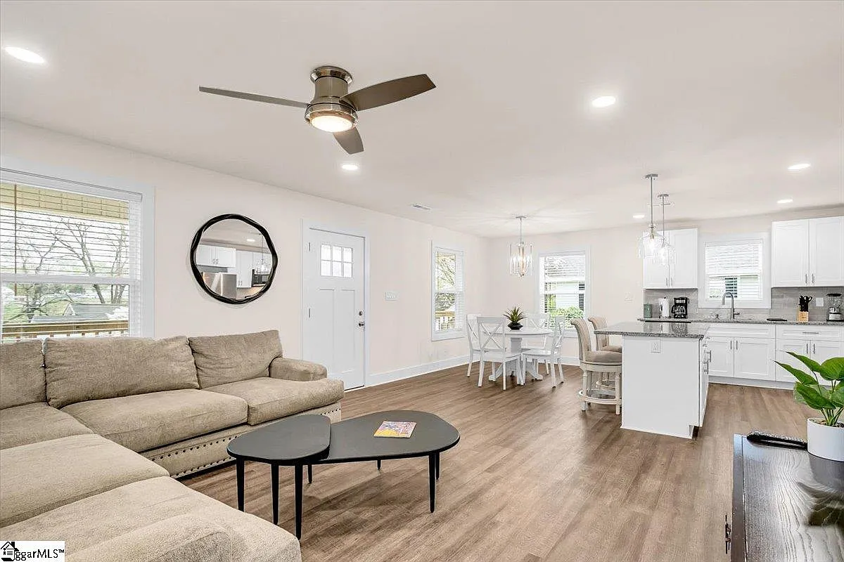 3 bed, $2,300 — Photo 4