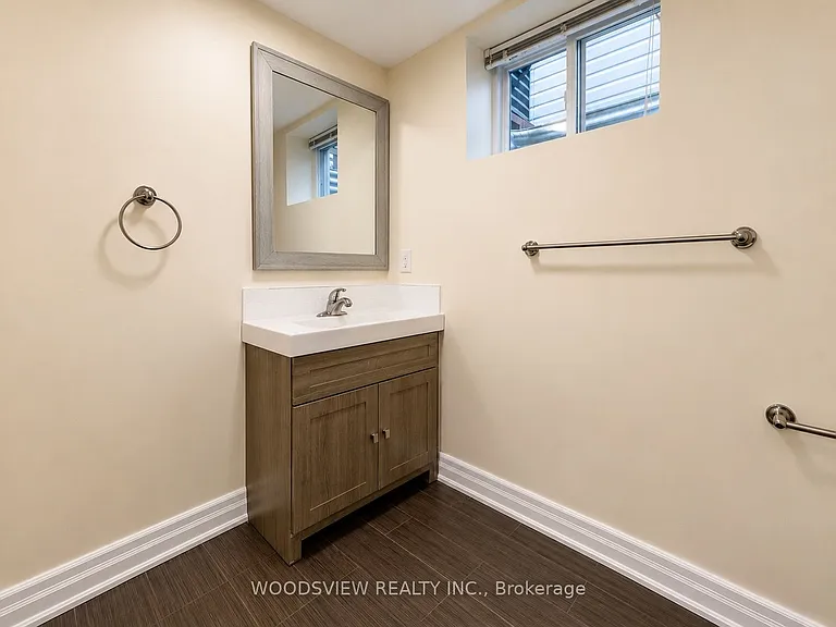 58 Lightwood Dr #LOWER — Photo 7