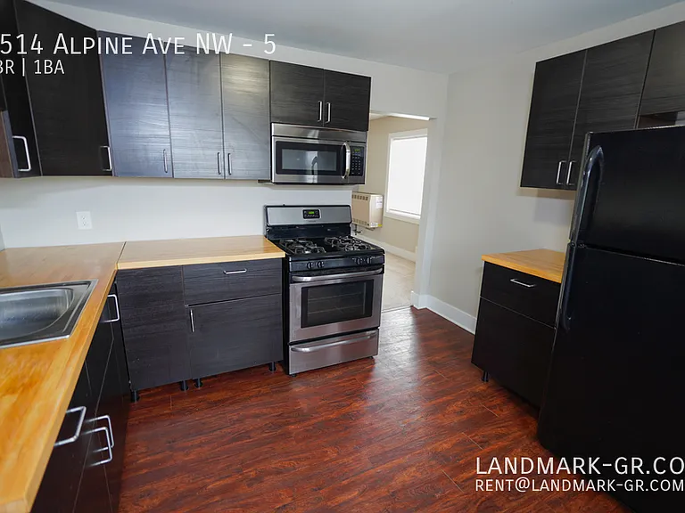 1514 Alpine Ave NW #5 — Photo 8