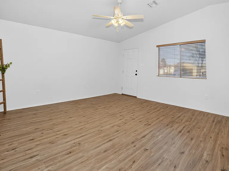 10320 S Tornado Ave — Photo 5