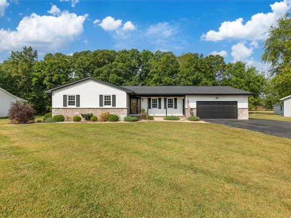 2411 Seminary Rd, Brighton, IL 62012