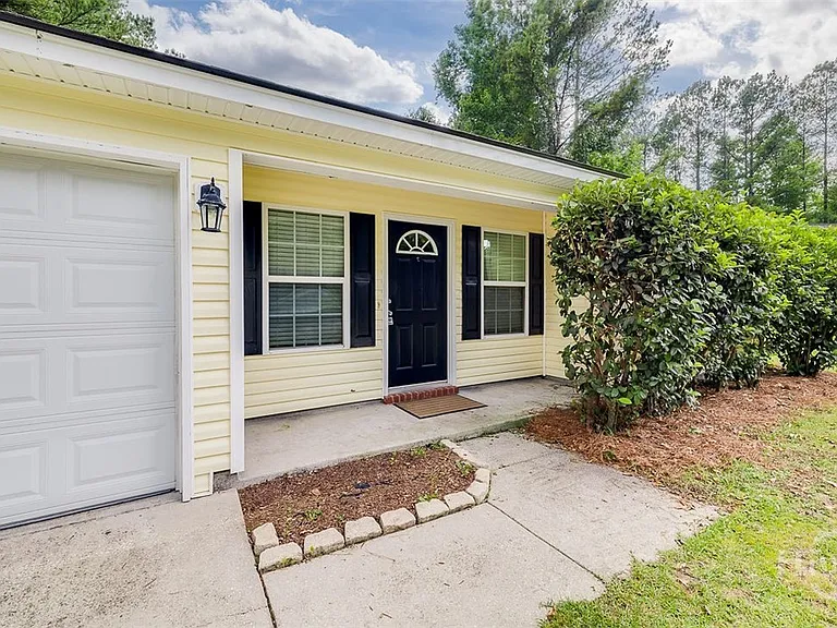 302 Shadowbrook Dr — Photo 4