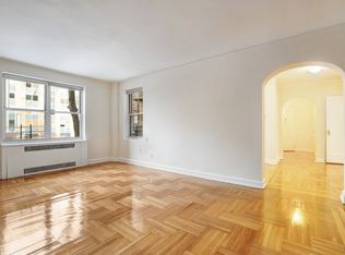 70-01 113th St #2, Forest Hills, NY 11375