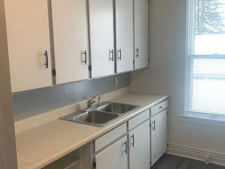 228 Locust Ave — Photo 3