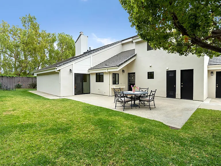 3824 Malibu Country Dr — Photo 35