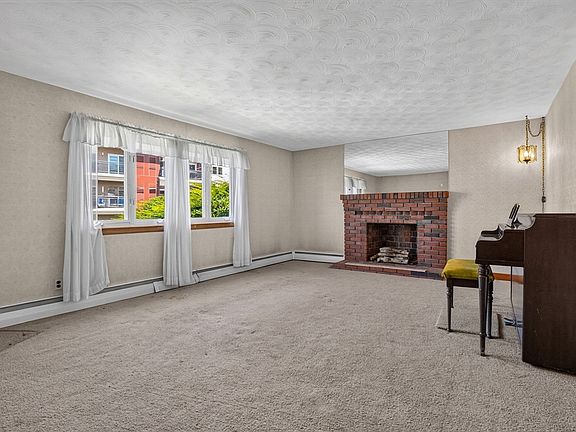 3rd image of 7 Franklin Ave