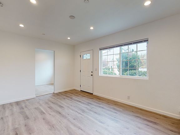 4th image of 1006 Tilton Ave