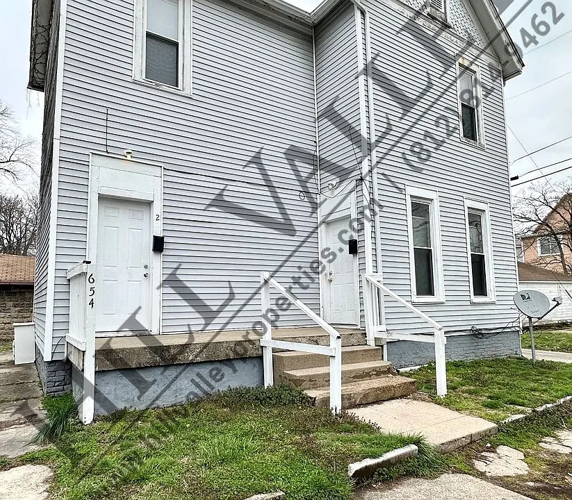 654 Deming St