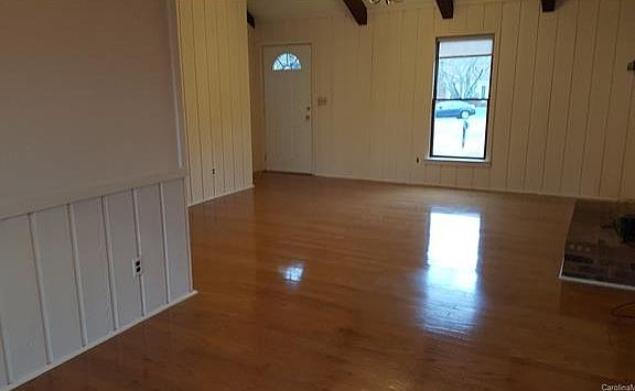 3rd image of 7605 Dayberry Ln