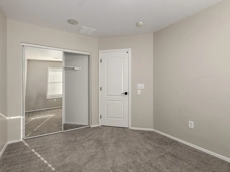 2639 S Harmony Ave — Photo 22