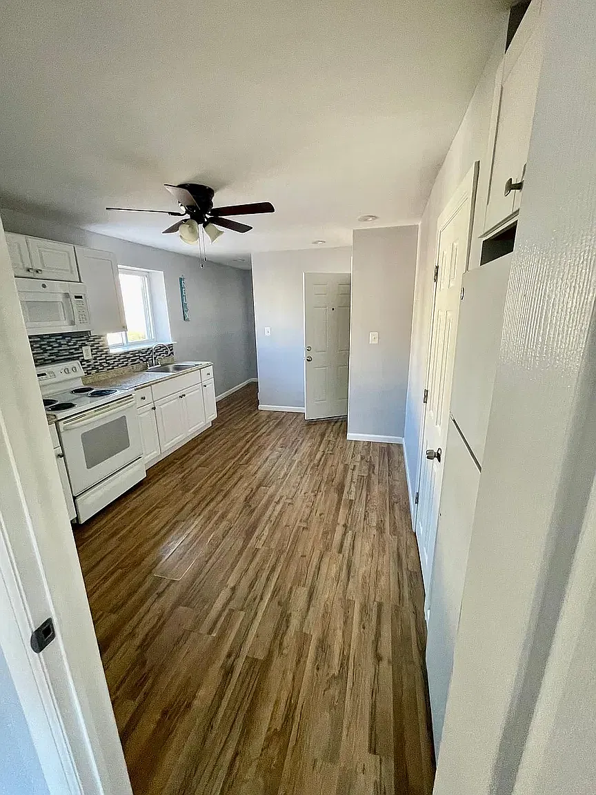 2 bed, $1,275 — Photo 1