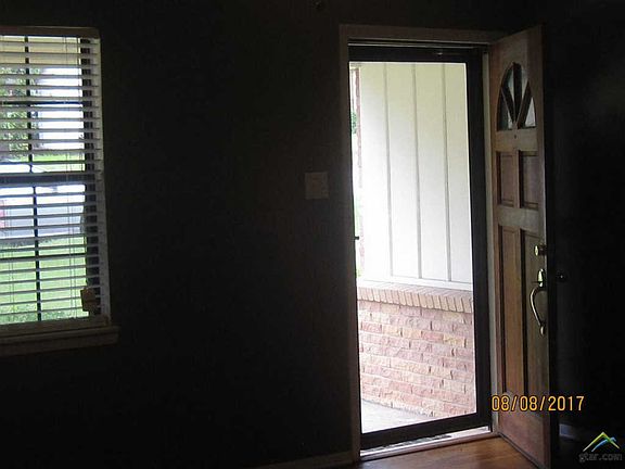 3rd image of 2219 Plume Dr