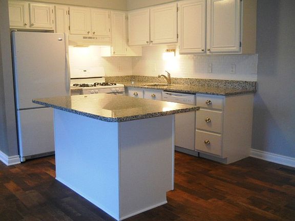 Kitchen with Granite