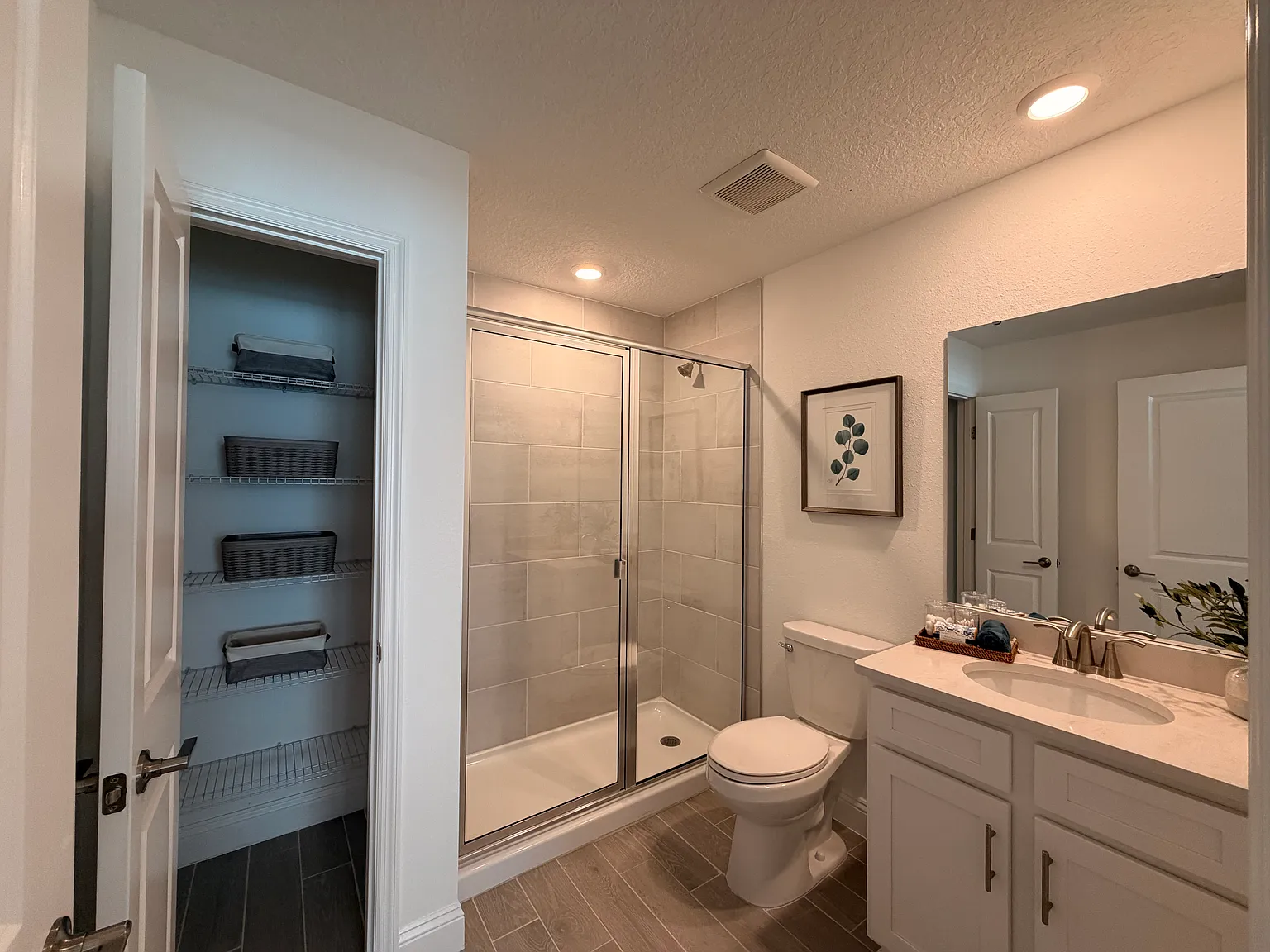 3 bed, 2.5 bath, 1483 sqft, $1,895 — Photo 2