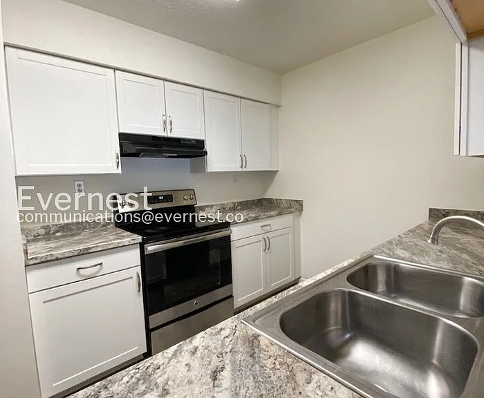 4009 Midlands Rd — Photo 3