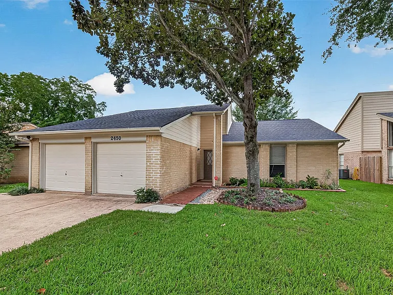 2450 Long Reach Dr — Photo 1
