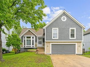 1362 S Brentwood Dr, Olathe, KS 66062