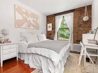 141 W 10th St APT 1, New York, NY 10014