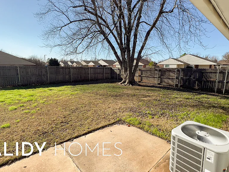 808 SE 13th St — Photo 29