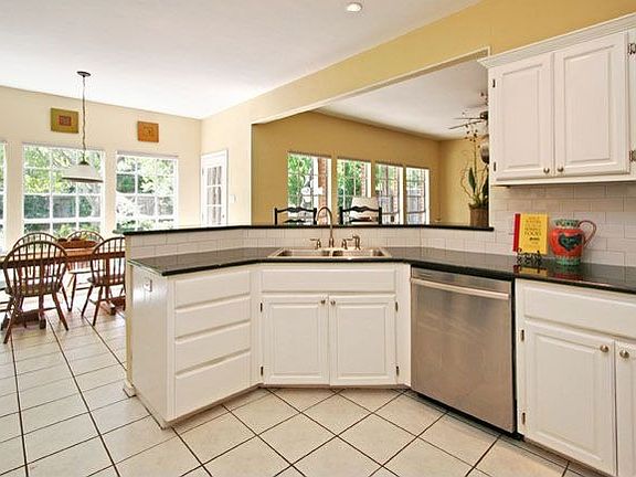 4th image of 15318 Antler Creek Dr