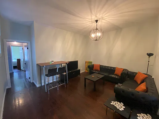 Rented by Premier Metro Realty Corp | media 19