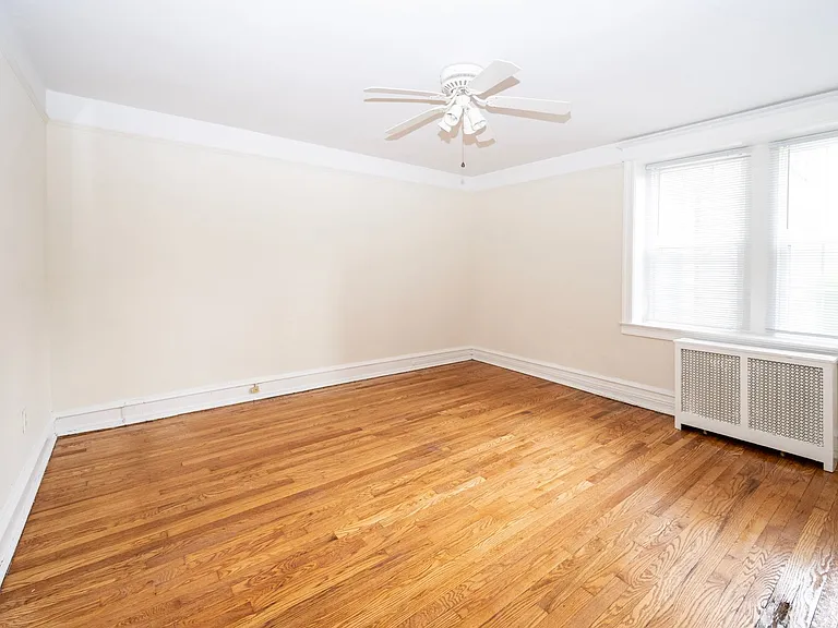 Upsal Gardens Apartments- Beautiful historical building with breathtaking charm! — Photo 21