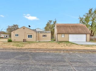 1501 S Dodge Ave, Wichita, KS 67213
