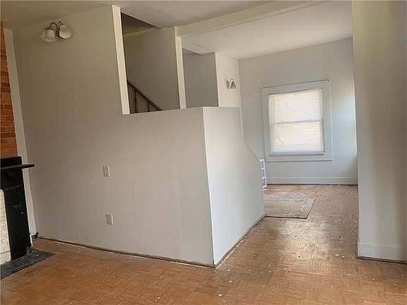 3rd image of 417 W 3rd & Oakland City