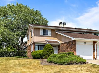 1105 Rhodes Ct, Wheaton, IL 60189