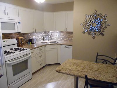 1010 Centurion Ln APT 15, Vernon Hills, IL, 60061