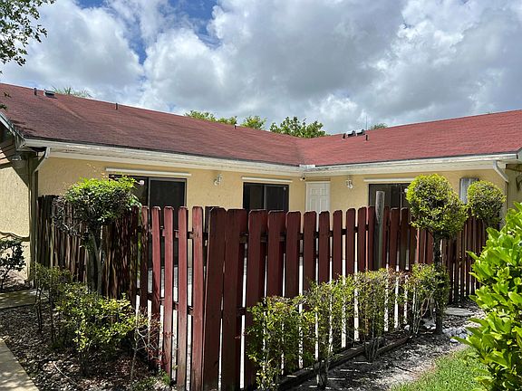 3rd image of 4347 Woodstock Drive #B