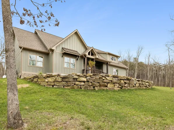 715 Walden View Rd, Signal Mountain, TN 37377