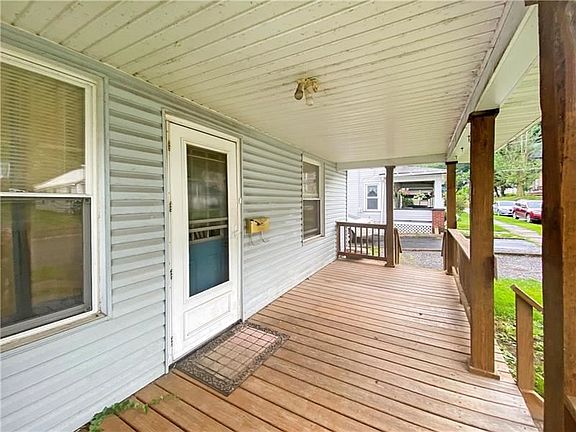 4th image of 114 Plum St