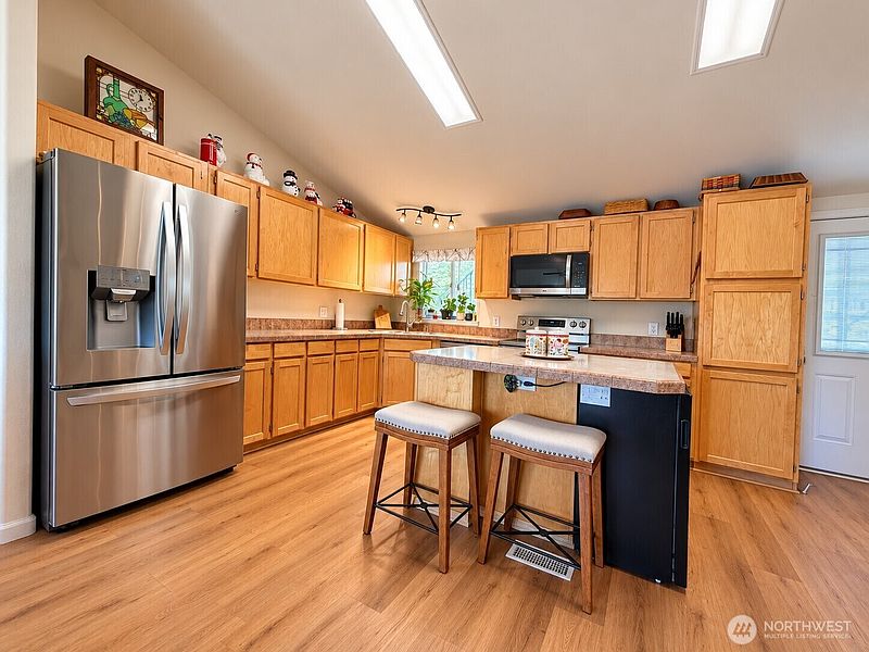 2nd image of 1206 Marble Street