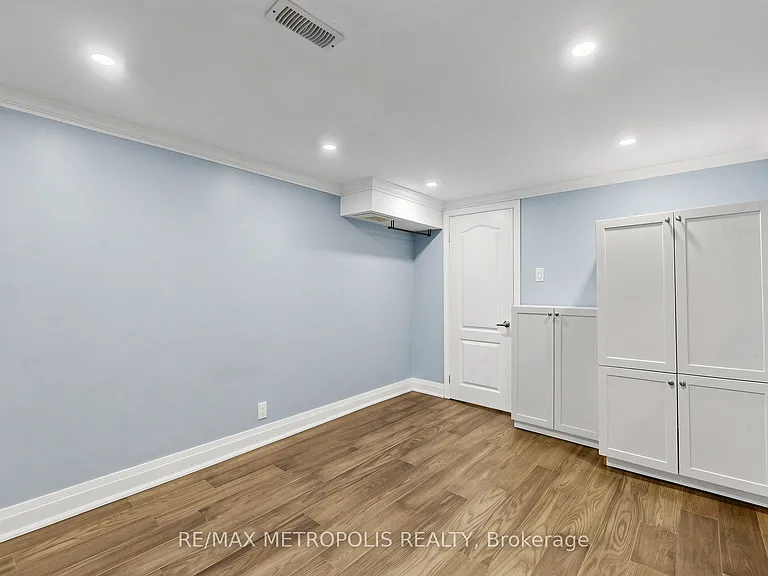 61 Horseshoe Cres #BASEMENT — Photo 18