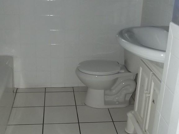 4th image of 1466 Rogers St