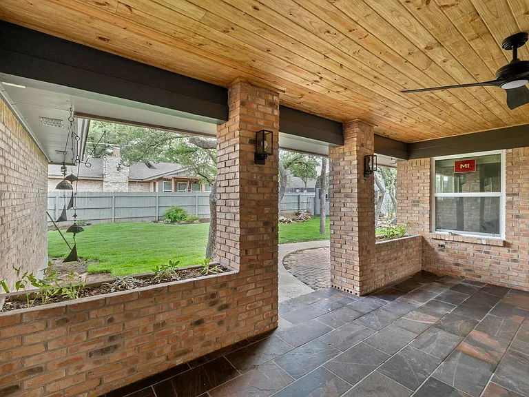 801 Lime Rock Dr — Photo 35
