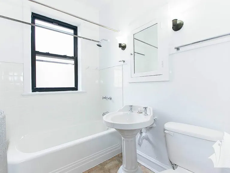 2428 N Sawyer Ave #1W — Photo 8
