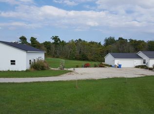 2536 N Binkley Rd, Larwill, IN 46764